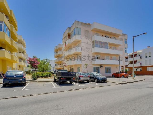 Apartamento venda em Estômbar, Faro