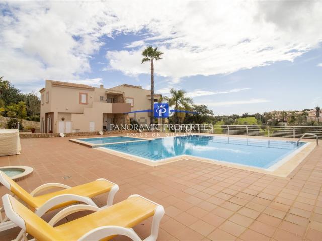 Apartamento venda em Estômbar, Faro