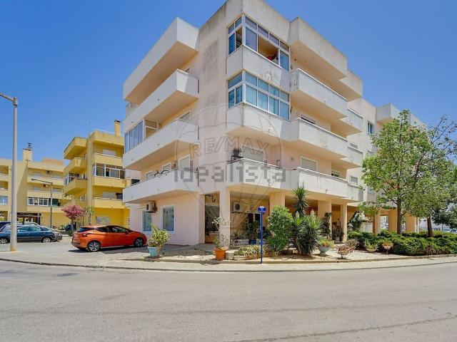 Apartamento venda em Estômbar, Faro