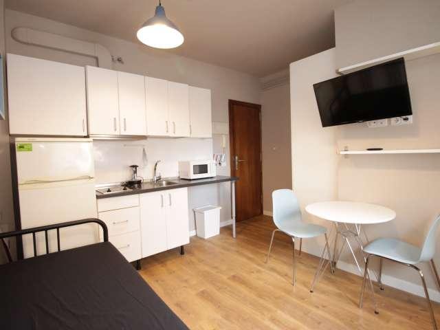 Estudio en alquiler en Sant Andreu, Barcelonès