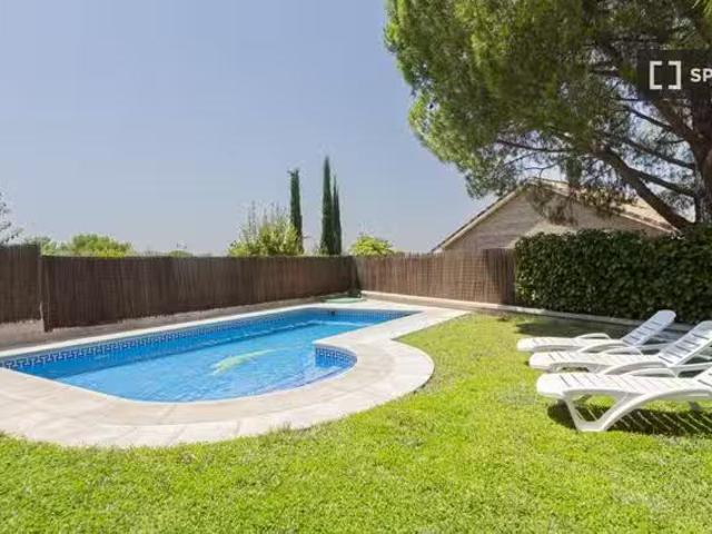 Apartamento en alquiler en Sevilla La Nueva, Madrid