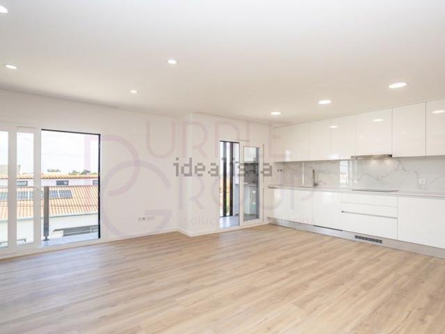 Apartamento venda em Fernão Ferro, Seixal