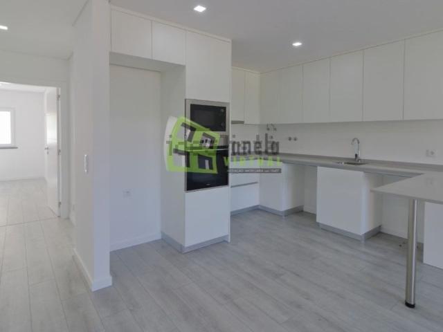 Apartamento venda em Fernão Ferro, Fernão Ferro