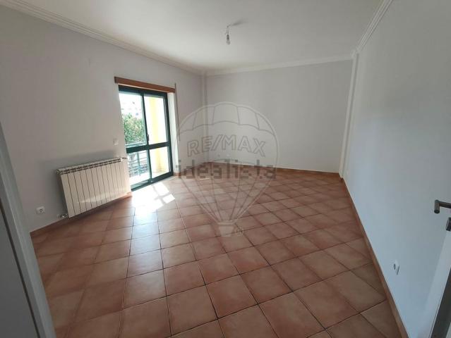 Apartamento alugar em Quinta das Acácias, Rego Da Murta