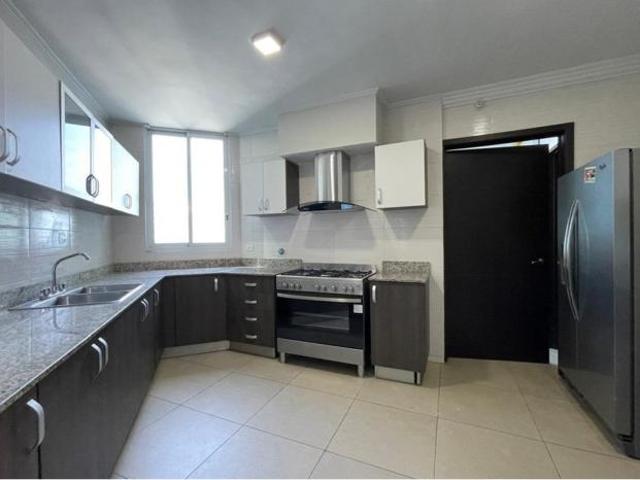 Apartamento full amoblado en venta en ph country club, san francisco