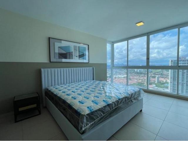 Apartamento full amoblado en venta en ph country club, san francisco