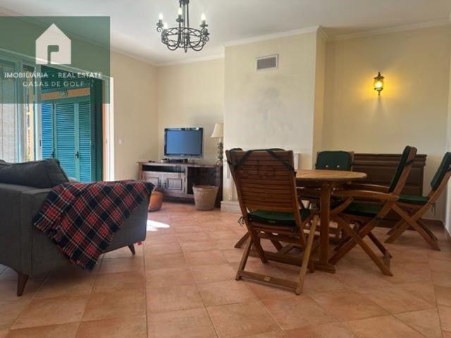 Apartamento alugar em Herdade da Aroeira, Almada
