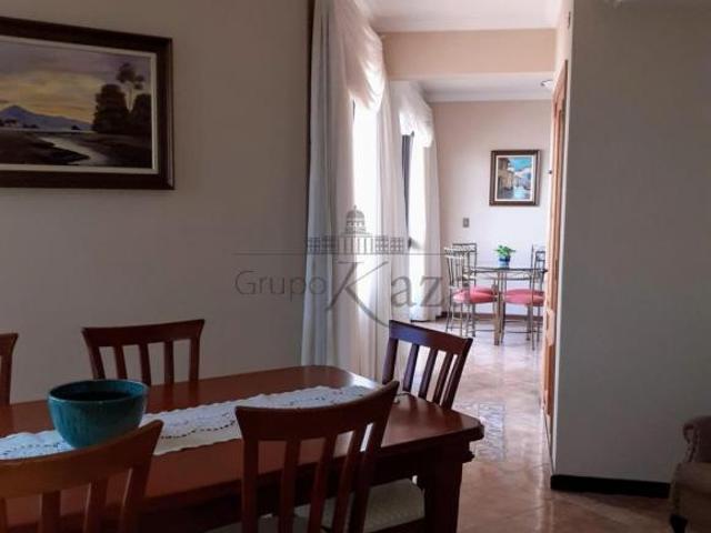 Apartamento venda em Região Imediata de São José dos Campos, Região Metropolitana do Vale do Paraíba e Litoral Norte