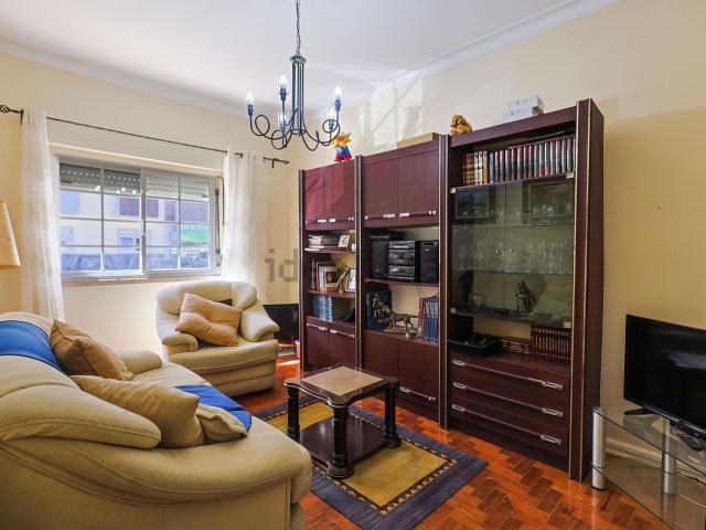 Apartamento venda em Alembrança, Almada