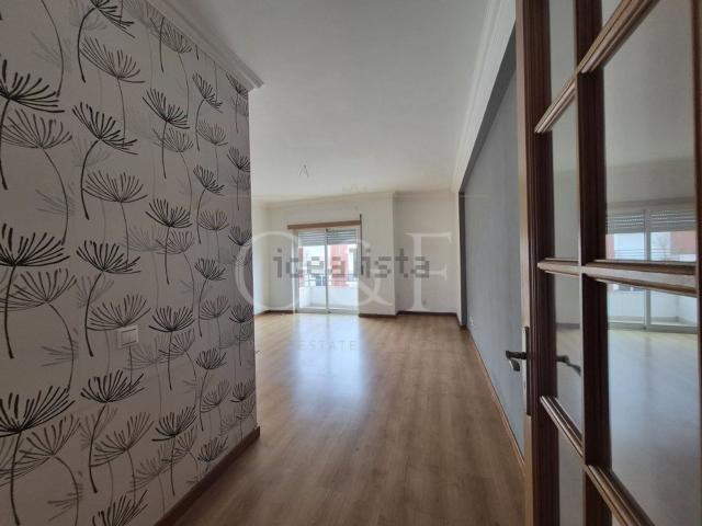 Apartamento venda em Almada, Setúbal