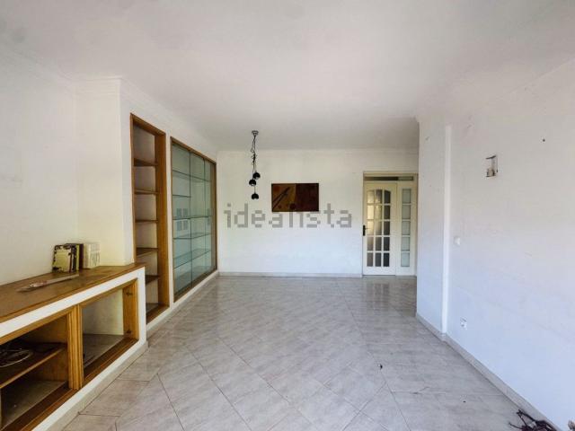 Apartamento venda em Almada, Setúbal
