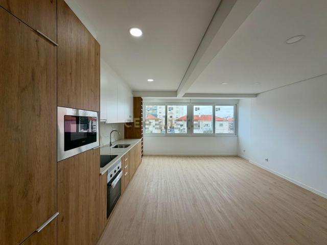 Apartamento venda em Santo António do Laranjeiro, Almada