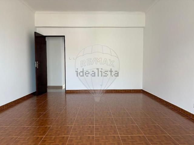Apartamento alugar em Almada, Setúbal