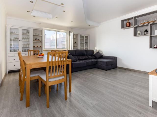 Apartamento venda em Chegadinho, Almada