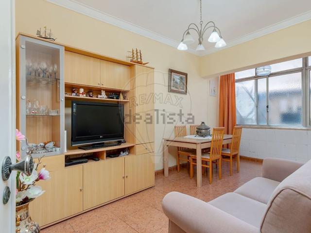 Apartamento venda em Alembrança, Almada