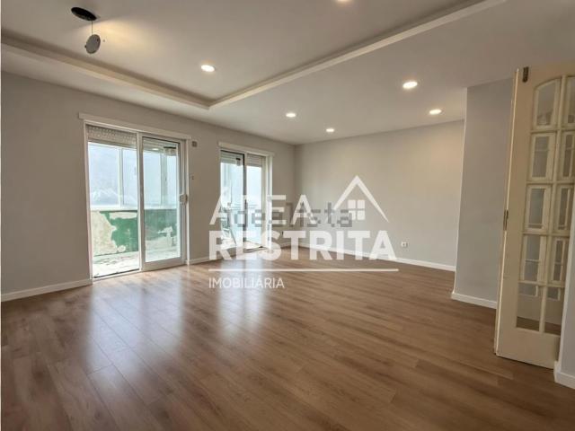 Apartamento venda em Almada, Setúbal