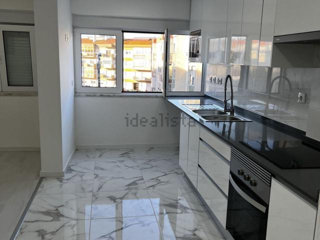 Apartamento venda em Santo António do Laranjeiro, Almada