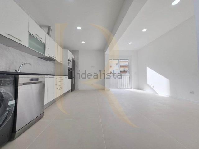 Apartamento venda em Almada, Setúbal