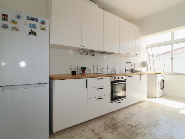 Apartamento venda em Alembrança, Almada