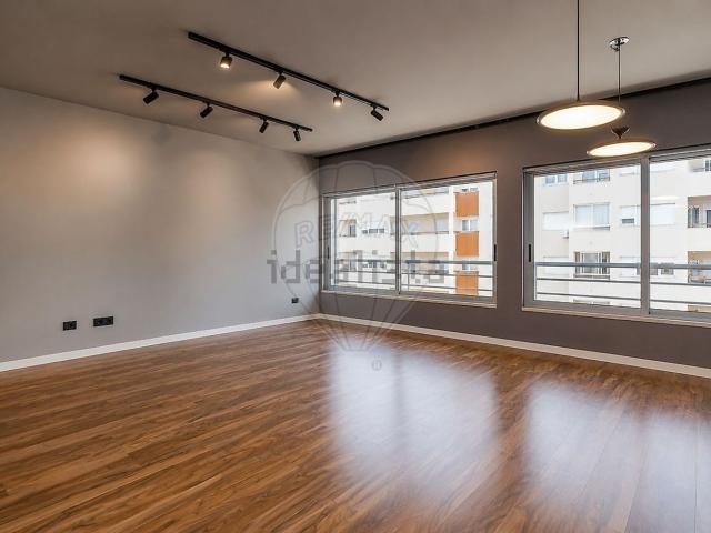 Apartamento alugar em Quinta do Janeiro, Almada