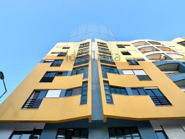 Apartamento venda em Alembrança, Almada