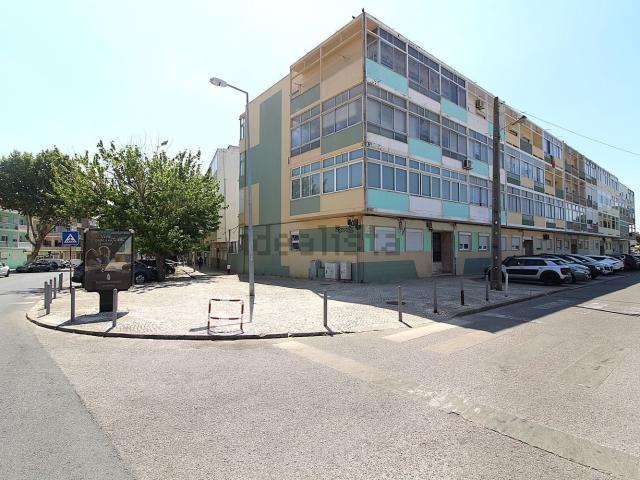 Apartamento venda em Alembrança, Almada