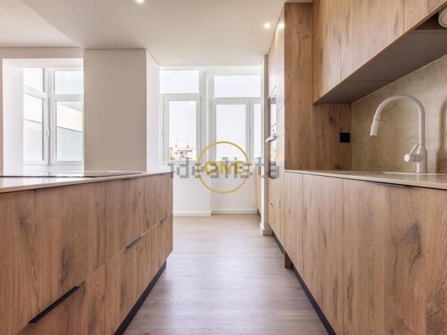 Apartamento venda em Almada, Setúbal