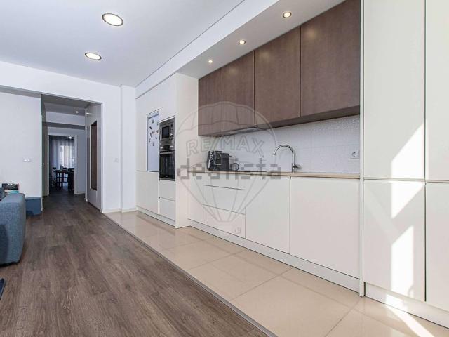 Apartamento venda em Santo António do Laranjeiro, Almada
