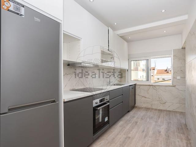Apartamento alugar em Alembrança, Almada