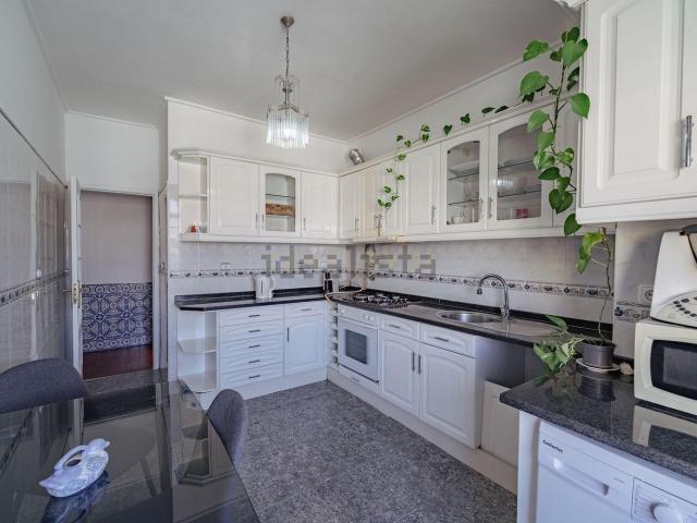 Apartamento venda em Santo António do Laranjeiro, Almada