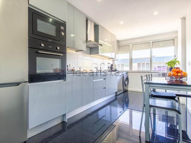 Apartamento venda em Alto da Ponte, Almada