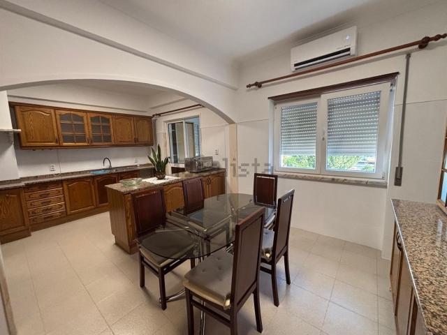 Apartamento alugar em Alembrança, Almada