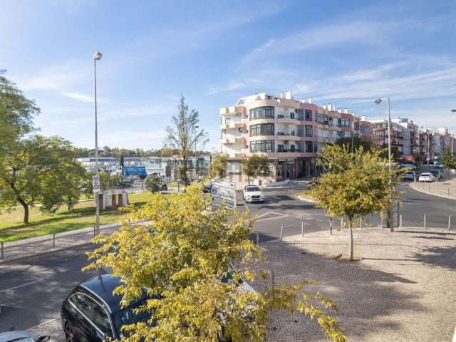 Apartamento venda em Alembrança, Almada