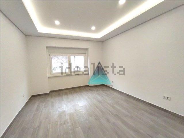 Apartamento venda em Santo António do Laranjeiro, Almada