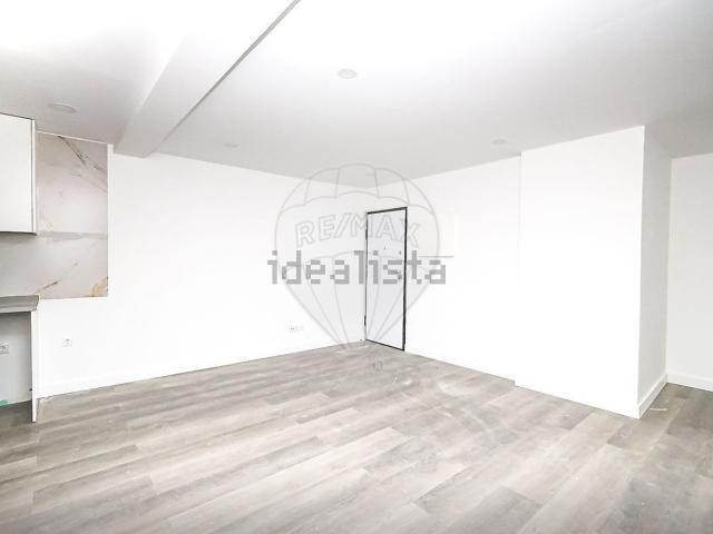 Apartamento venda em Alembrança, Almada