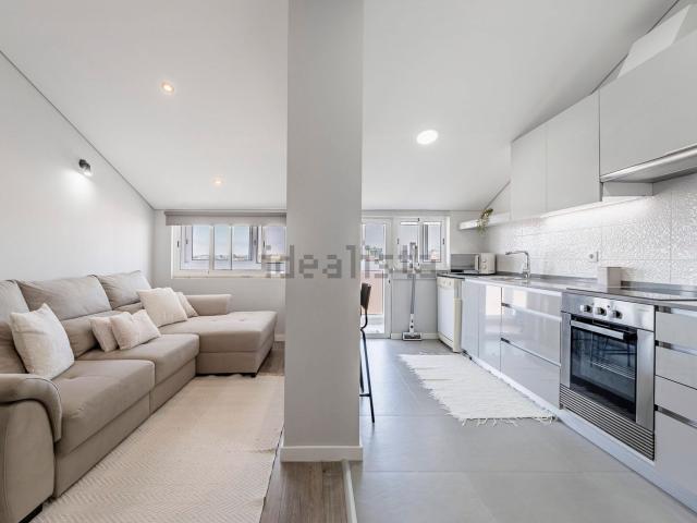 Apartamento venda em Santo António do Laranjeiro, Almada