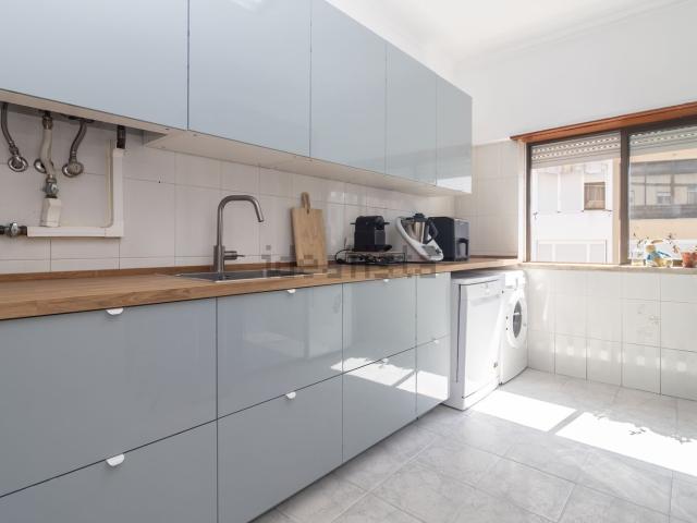 Apartamento venda em Alembrança, Almada