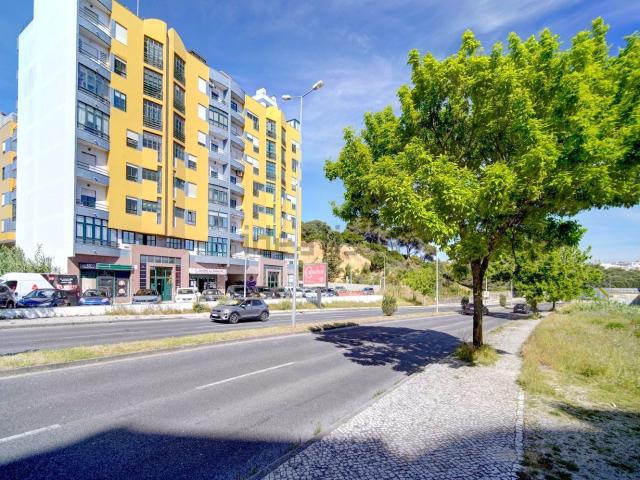 Apartamento venda em Alto da Ponte, Almada