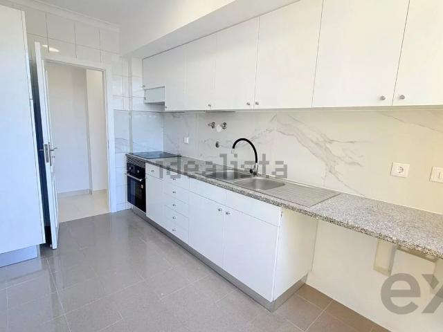 Apartamento venda em Alto da Ponte, Almada