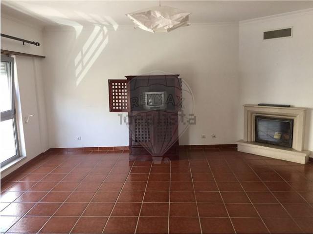 Apartamento alugar em Quinta de Santa Ana, Almada