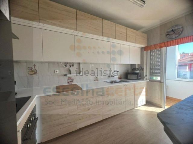 Apartamento venda em Alembrança, Almada