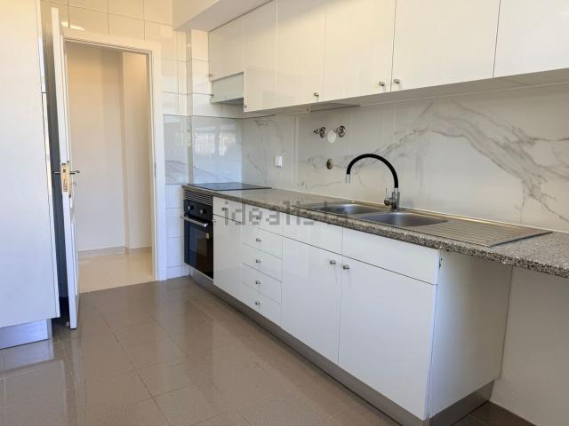 Apartamento venda em Alembrança, Almada