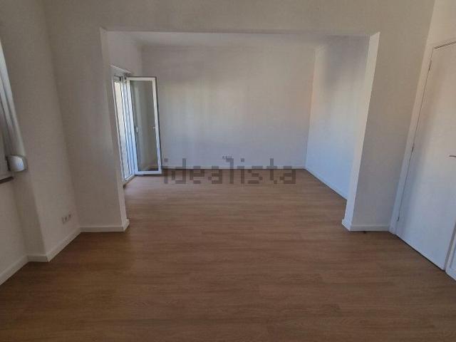 Apartamento alugar em Alembrança, Almada