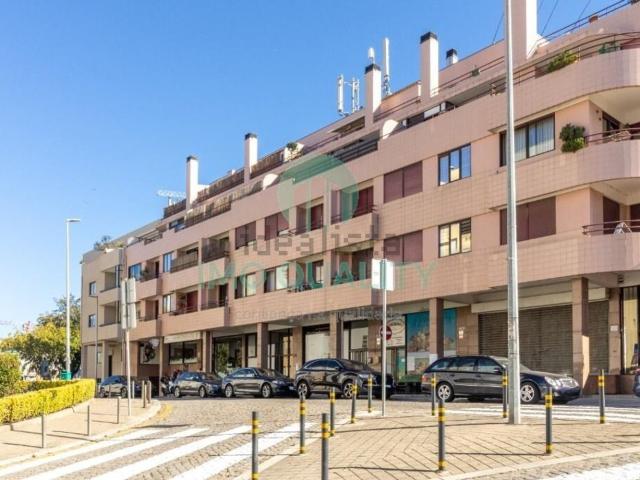 Apartamento alugar em Porto, Lordelo Do Ouro
