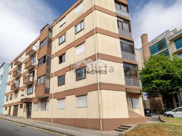 Apartamento alugar em Lordelo Do Ouro, Lordelo do Ouro