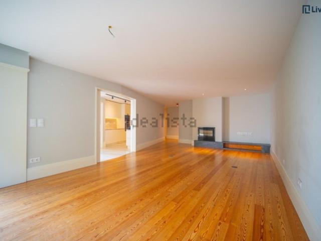 Apartamento alugar em Porto, Lordelo Do Ouro