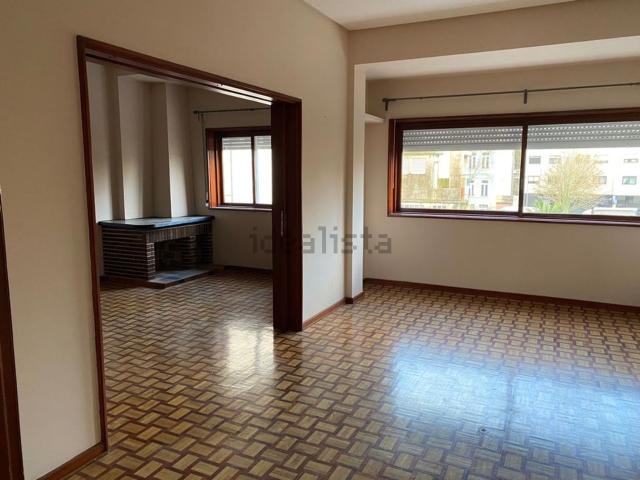 Apartamento alugar em Porto, Lordelo Do Ouro