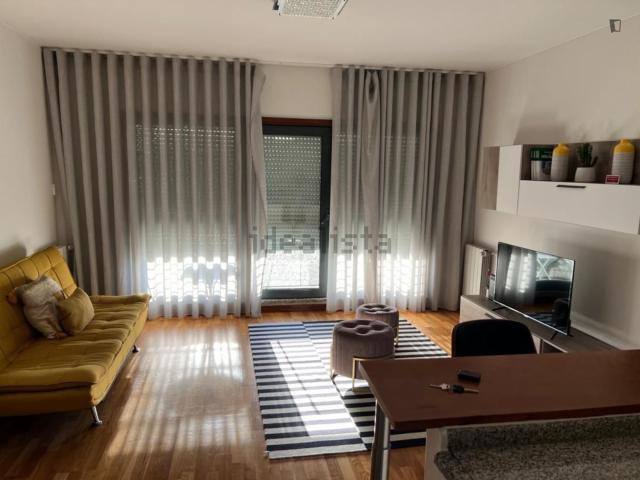 Apartamento alugar em Porto, Lordelo Do Ouro