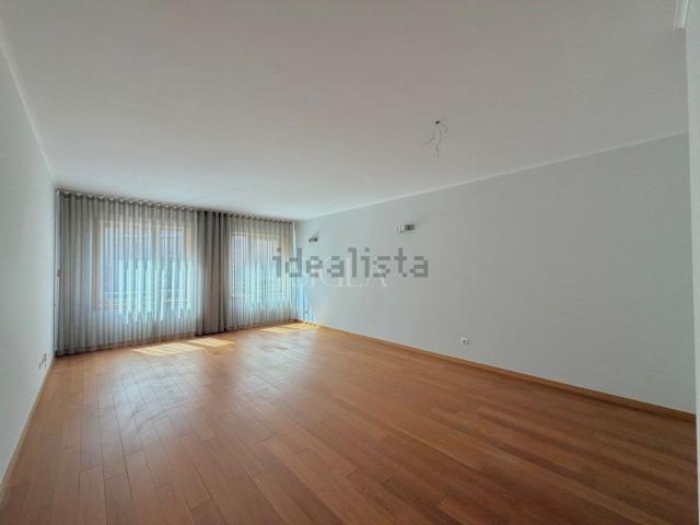 Apartamento alugar em Porto, Lordelo Do Ouro