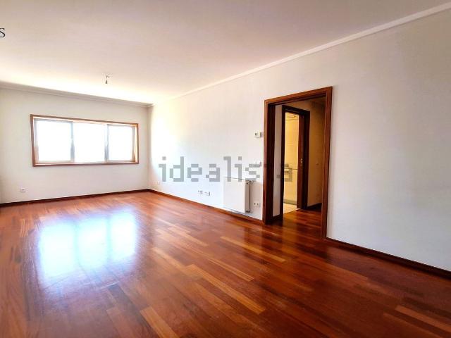 Apartamento alugar em Porto, Lordelo Do Ouro